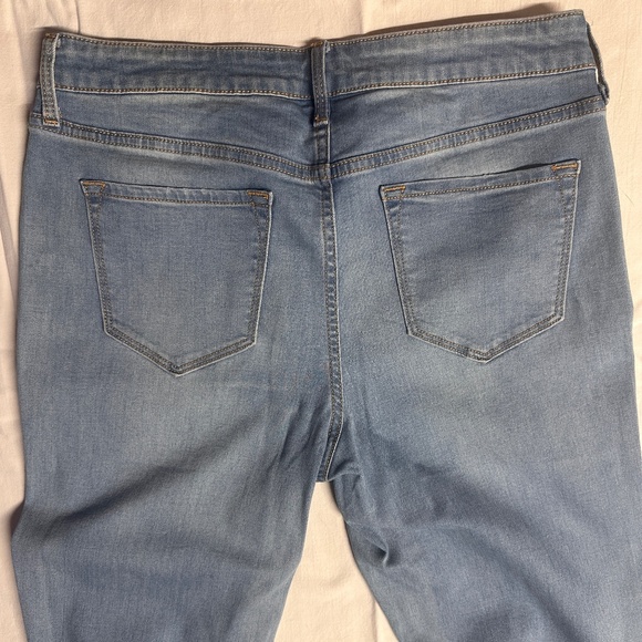 Old Navy Mid-Rise Rockstar Super Skinny Jeans Long Inseam - Picture 2 of 6